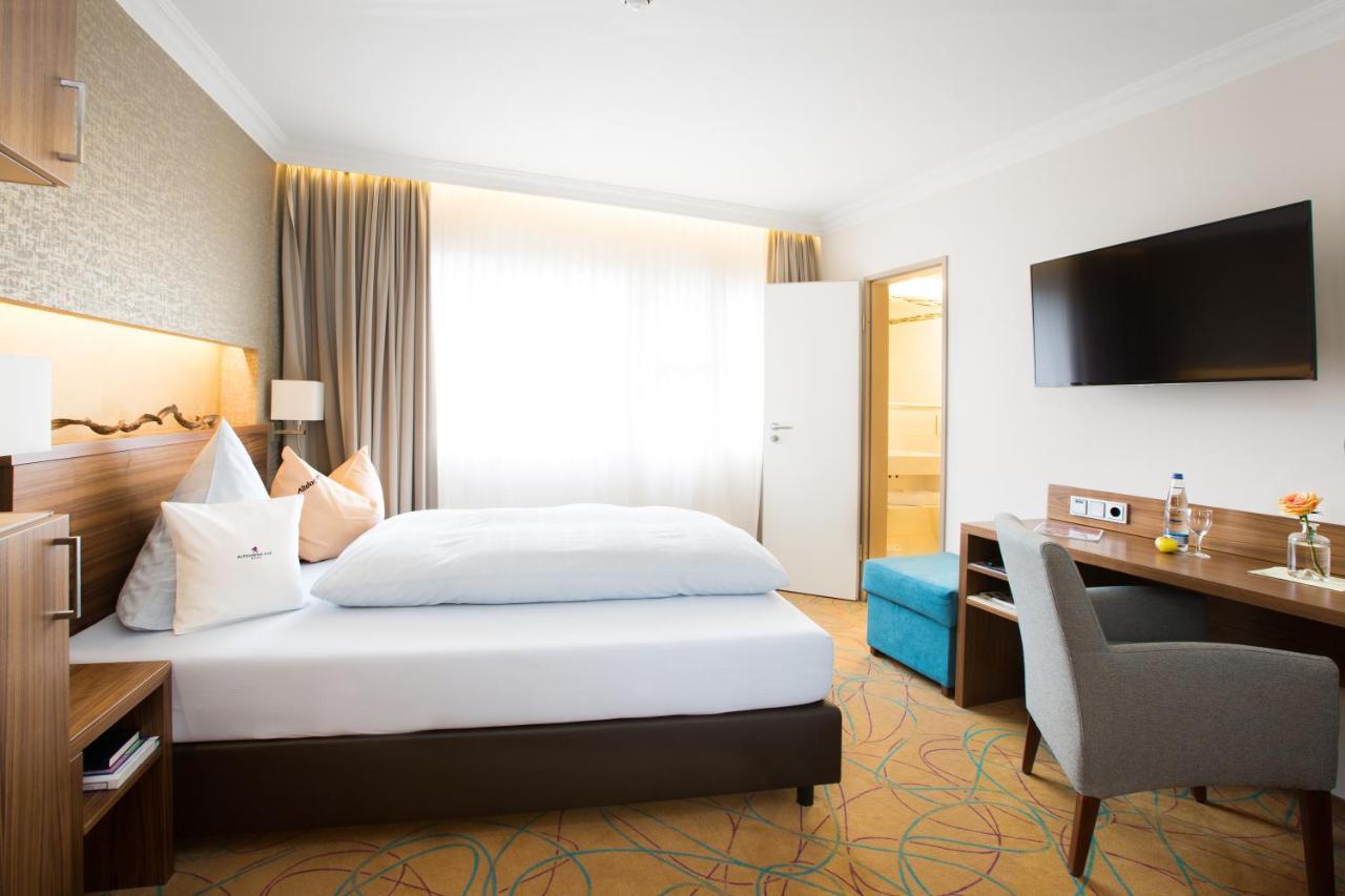 Akzent Hotel Restaurant Altdorfer Hof ไวน์การ์เทิน ภายนอก รูปภาพ