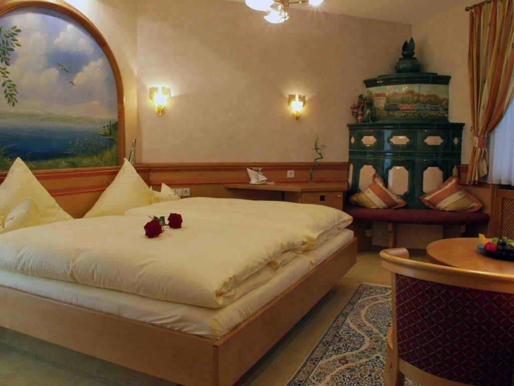 Akzent Hotel Restaurant Altdorfer Hof ไวน์การ์เทิน ภายนอก รูปภาพ