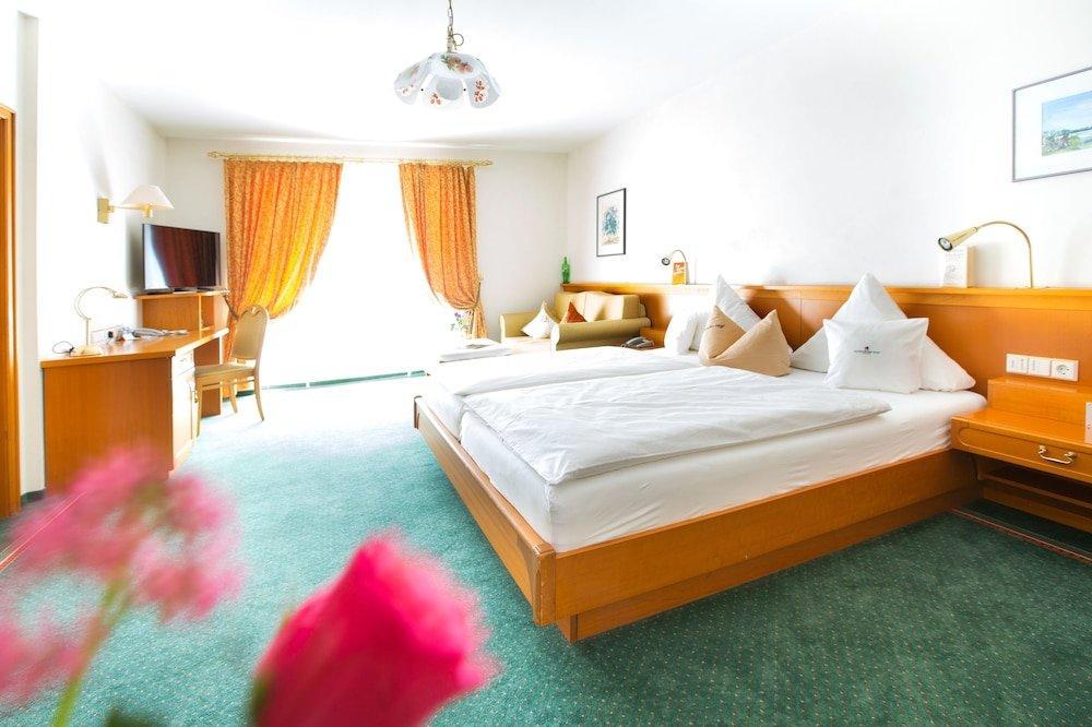 Akzent Hotel Restaurant Altdorfer Hof ไวน์การ์เทิน ภายนอก รูปภาพ