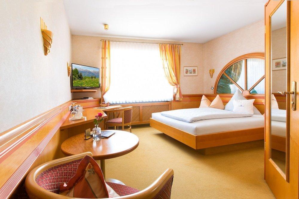 Akzent Hotel Restaurant Altdorfer Hof ไวน์การ์เทิน ภายนอก รูปภาพ