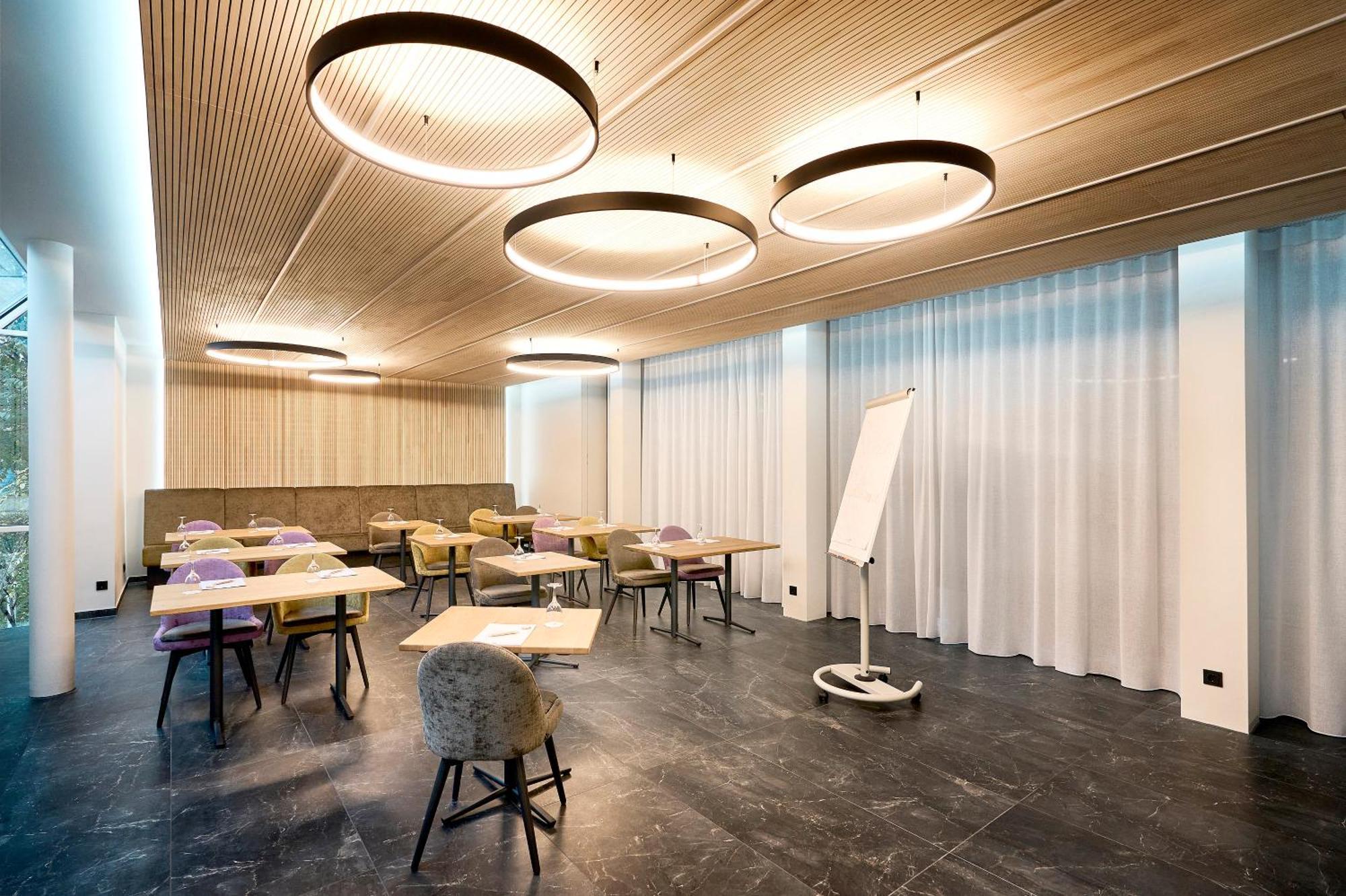 Akzent Hotel Restaurant Altdorfer Hof ไวน์การ์เทิน ภายนอก รูปภาพ