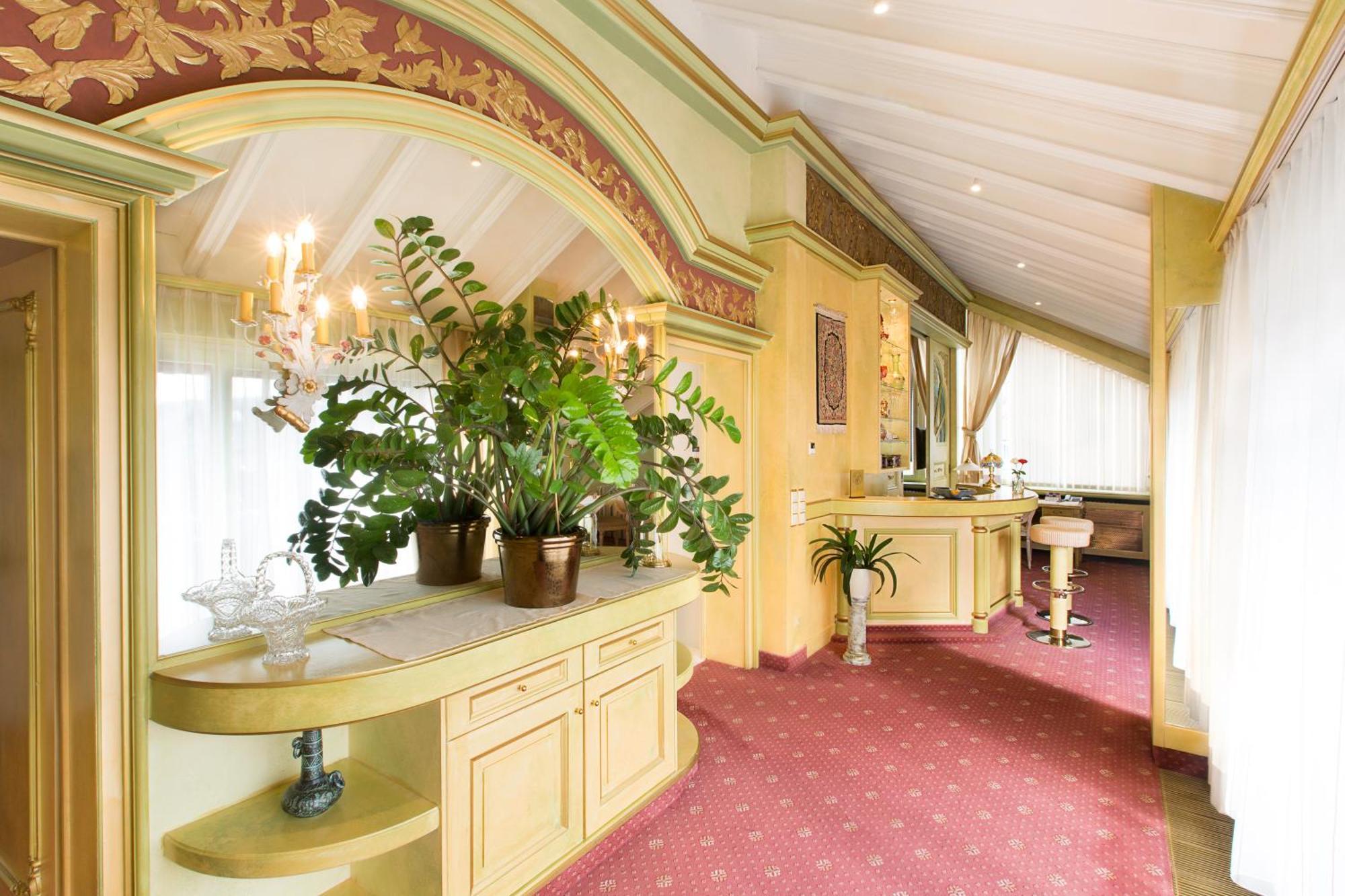 Akzent Hotel Restaurant Altdorfer Hof ไวน์การ์เทิน ภายนอก รูปภาพ