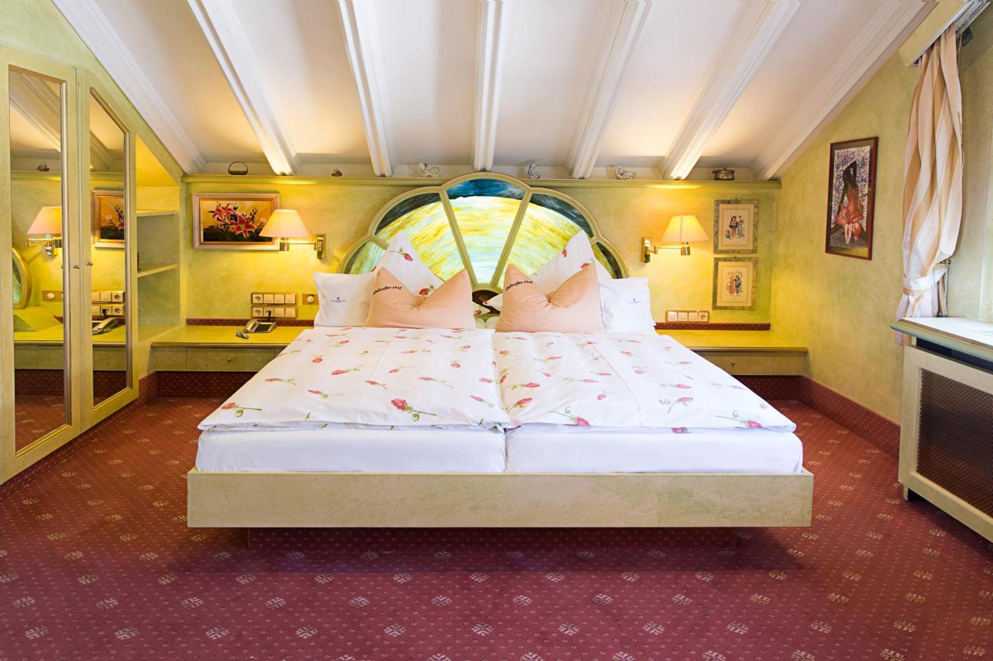 Akzent Hotel Restaurant Altdorfer Hof ไวน์การ์เทิน ภายนอก รูปภาพ