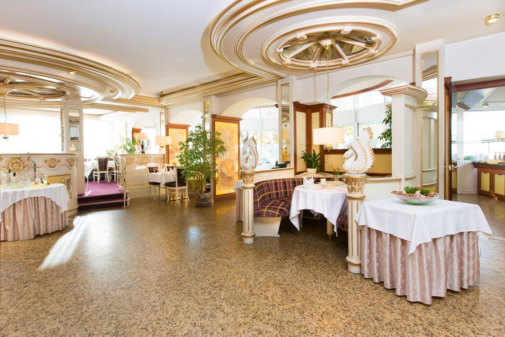 Akzent Hotel Restaurant Altdorfer Hof ไวน์การ์เทิน ภายนอก รูปภาพ