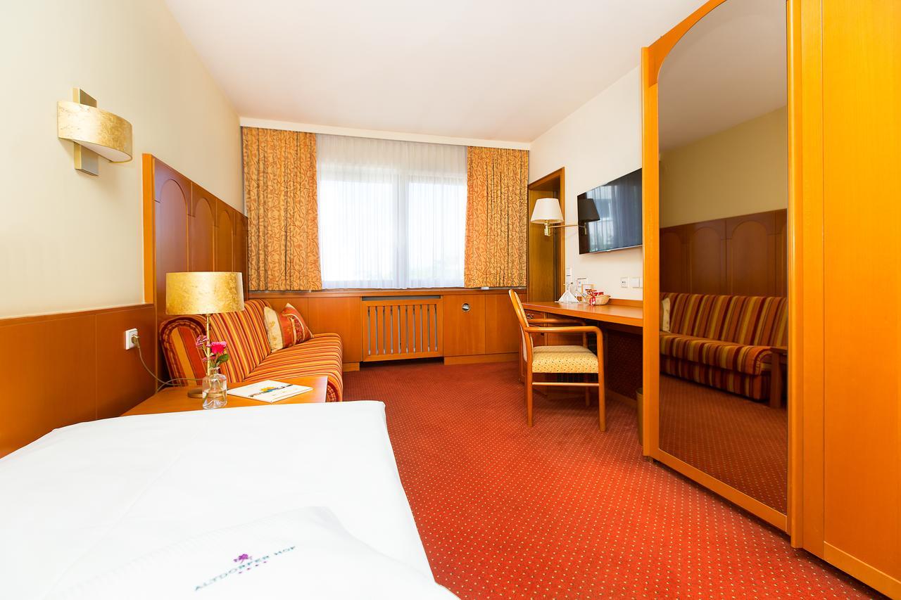 Akzent Hotel Restaurant Altdorfer Hof ไวน์การ์เทิน ภายนอก รูปภาพ